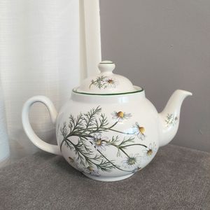 Royal Caldone Floral Teapot Botanical Chamomile Dogwood England Cottage